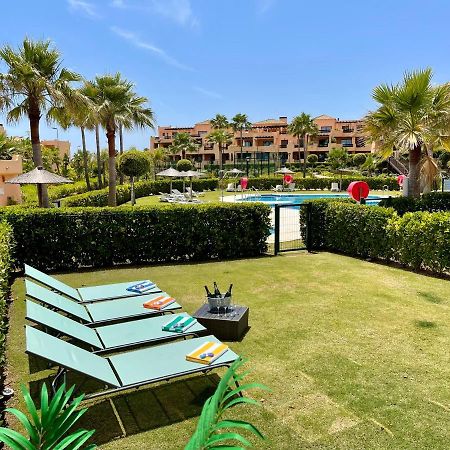 Casares Beach Golf Apartment With Private Garden Direct Pool Access Экстерьер фото
