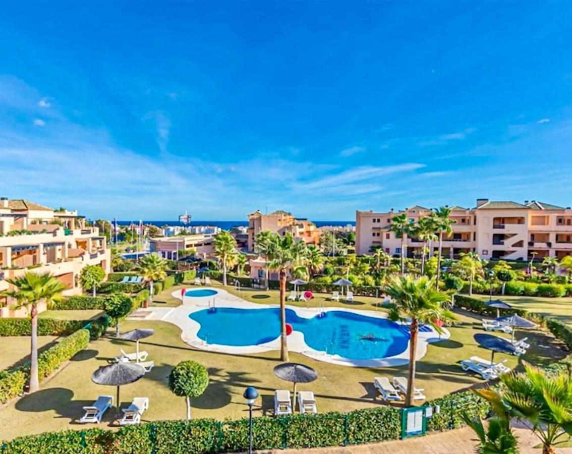 Casares Beach Golf Apartment With Private Garden Direct Pool Access Экстерьер фото