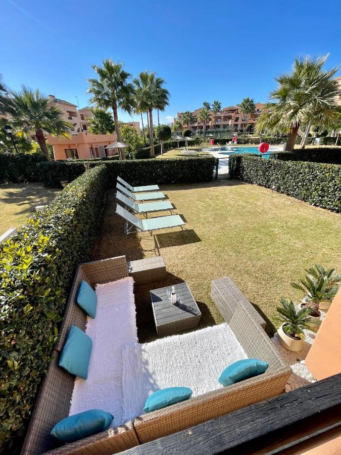 Casares Beach Golf Apartment With Private Garden Direct Pool Access Экстерьер фото