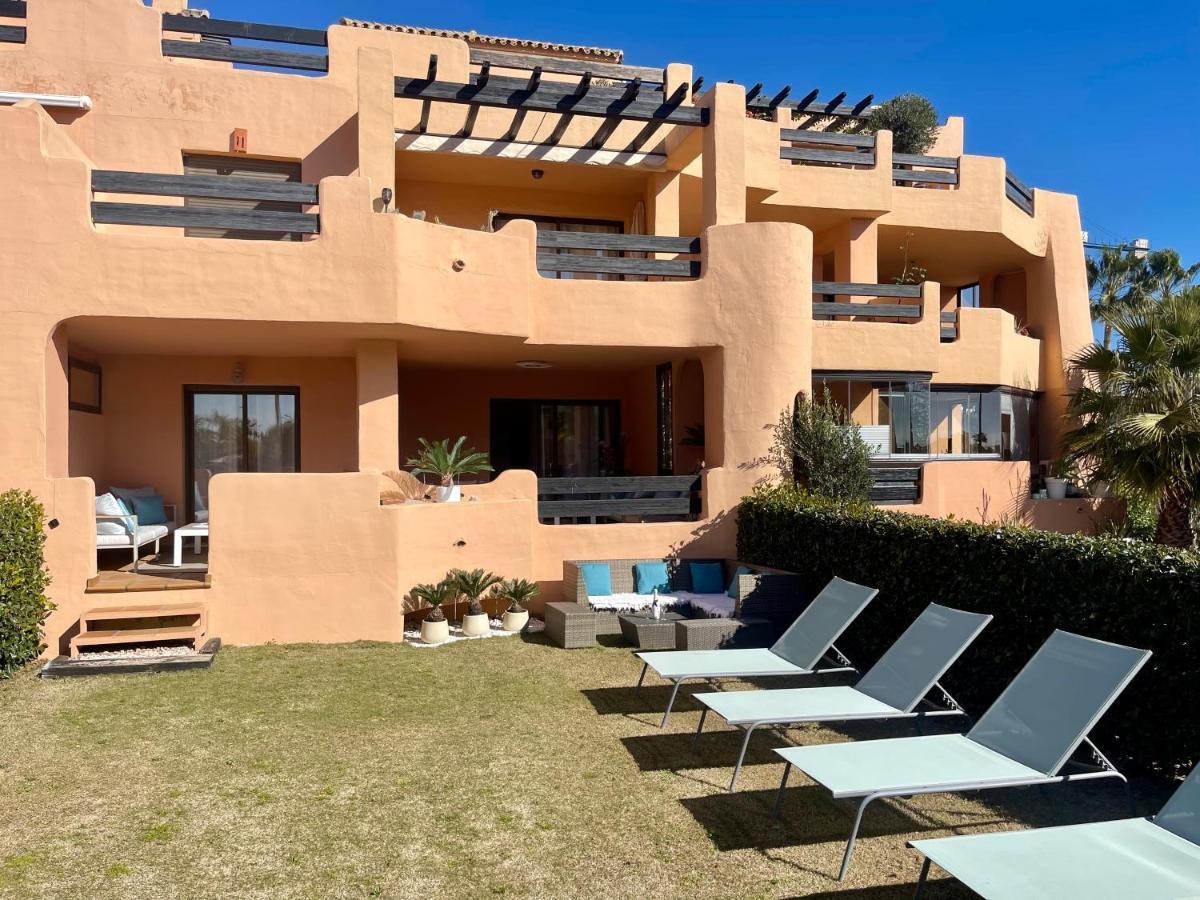 Casares Beach Golf Apartment With Private Garden Direct Pool Access Экстерьер фото