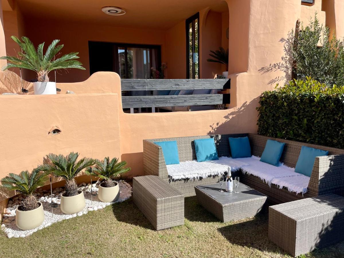Casares Beach Golf Apartment With Private Garden Direct Pool Access Экстерьер фото
